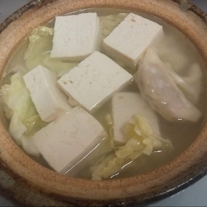 白菜と餃子のポカポカスープ